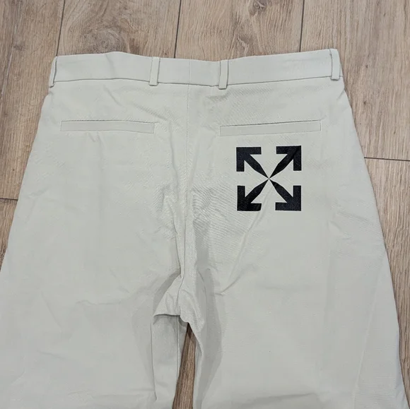 $710 Mens Off-White Logo Chino Pants Khaki